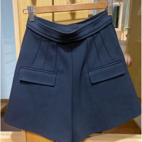 Isabel Marant Black High Waisted Button Shorts - Picture 2 of 4